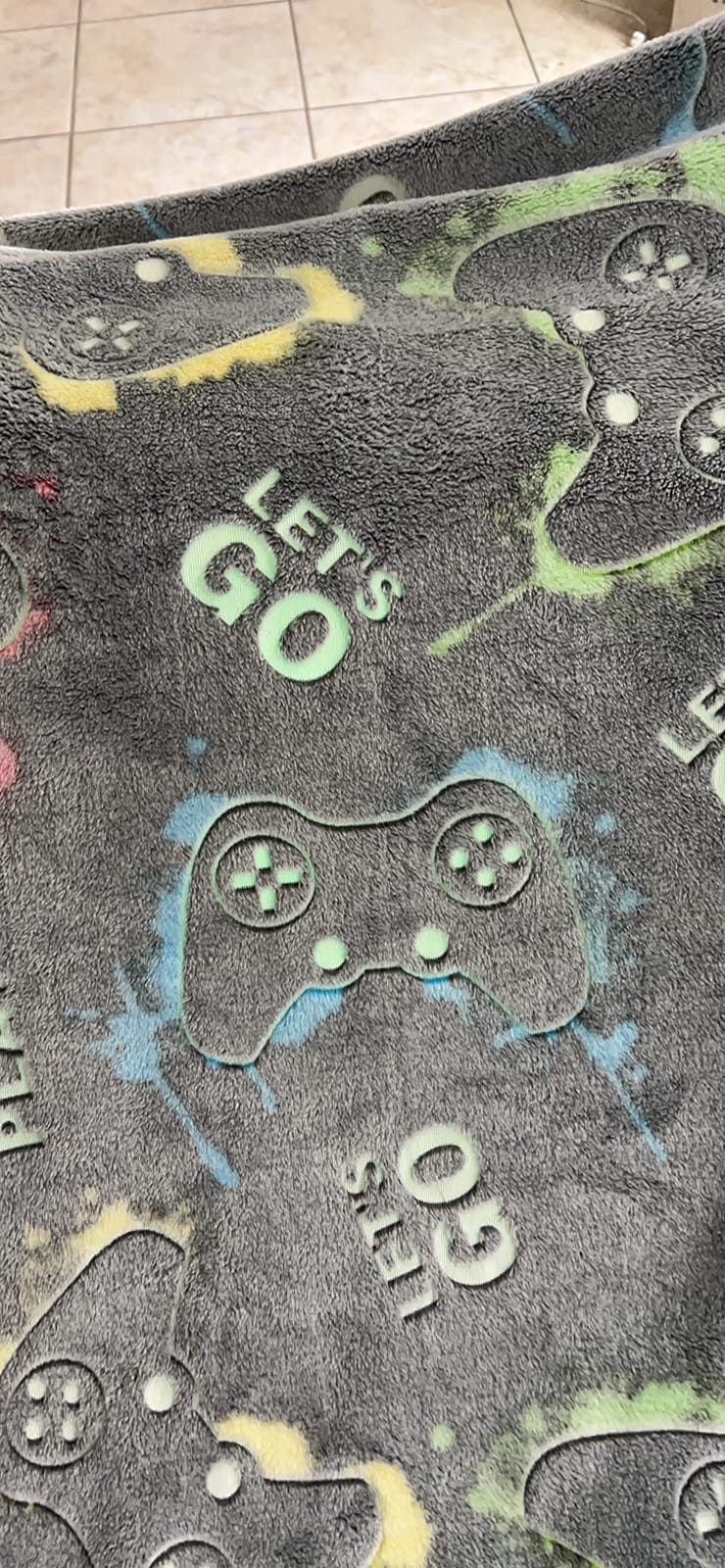 Jekeno Glow in The Dark Gaming Blanket Gamer Game Controller Throw Gift Toys for Kids Boys Teen Son Adults Gamepad Presents Easter Birthday Christmas Bedroom Decor Luminous Blanket Grey 50