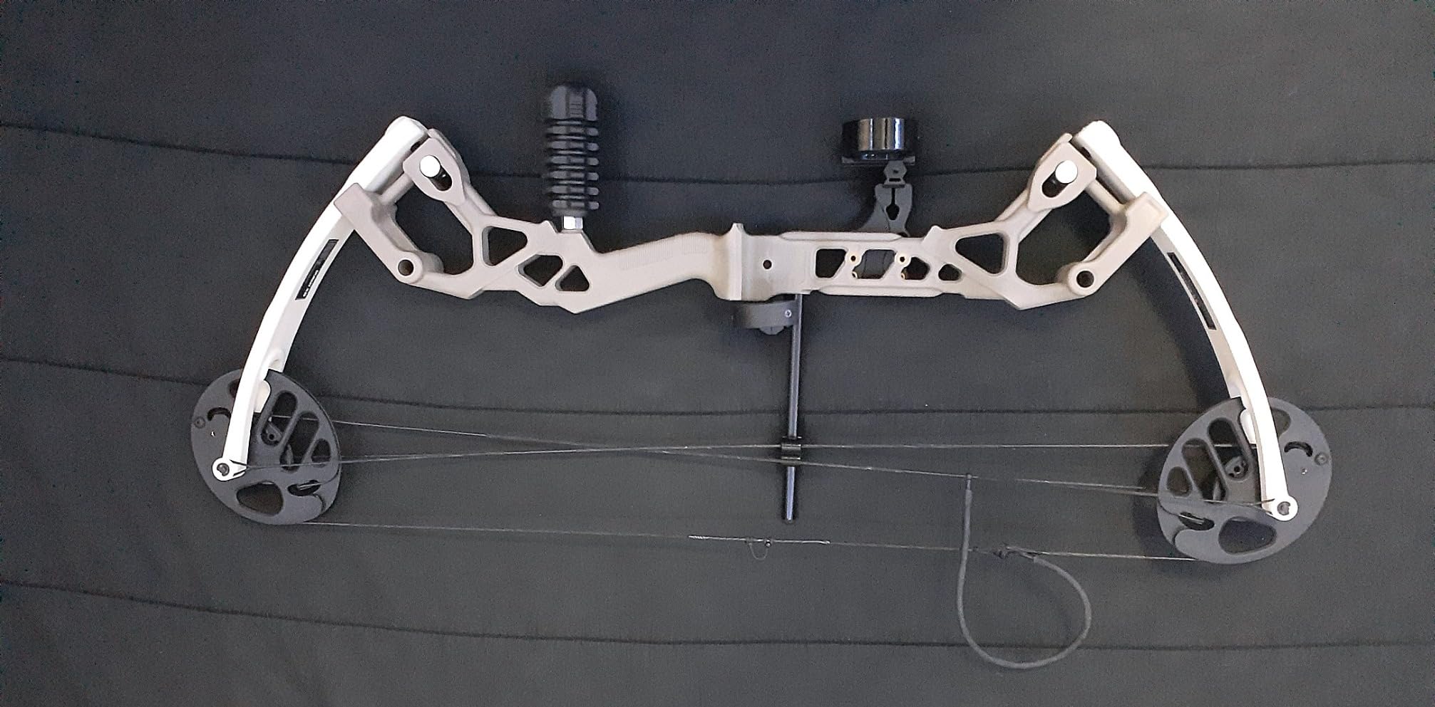 Sanlida Archery Dragon X6 Compound Bow Kit for Youth, Kids & Beginners, Bow and Arrows Set, 19”-28” Draw Length, 15-30 LBS Draw Weight, RH Only customer photo 1