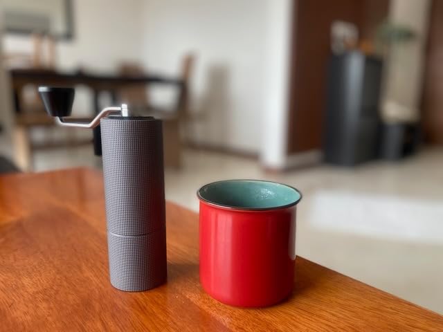 TIMEMORE Chestnut C2S Manual Coffee Grinder Stainless Steel S2C Conical Burr Coffee Grinder, Capacity 25g Hand Coffee Bean Grinder, Double Bearing Positioning, Black customer photo 1