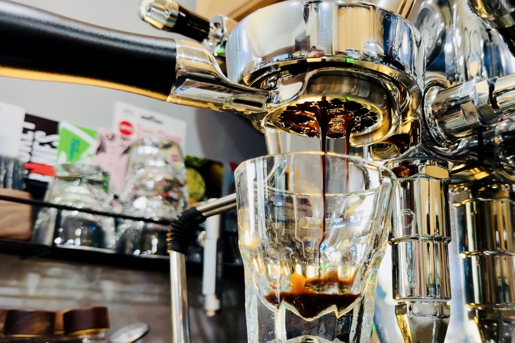 Normcore 58 mm Silm Naked Bottomless Portafilter Fits E61 Group Head, ECM, Rocket, Sanremo, Synesso, Slayer, VBM, Black Anodized Aluminum Handle and 18g Basket customer photo 1