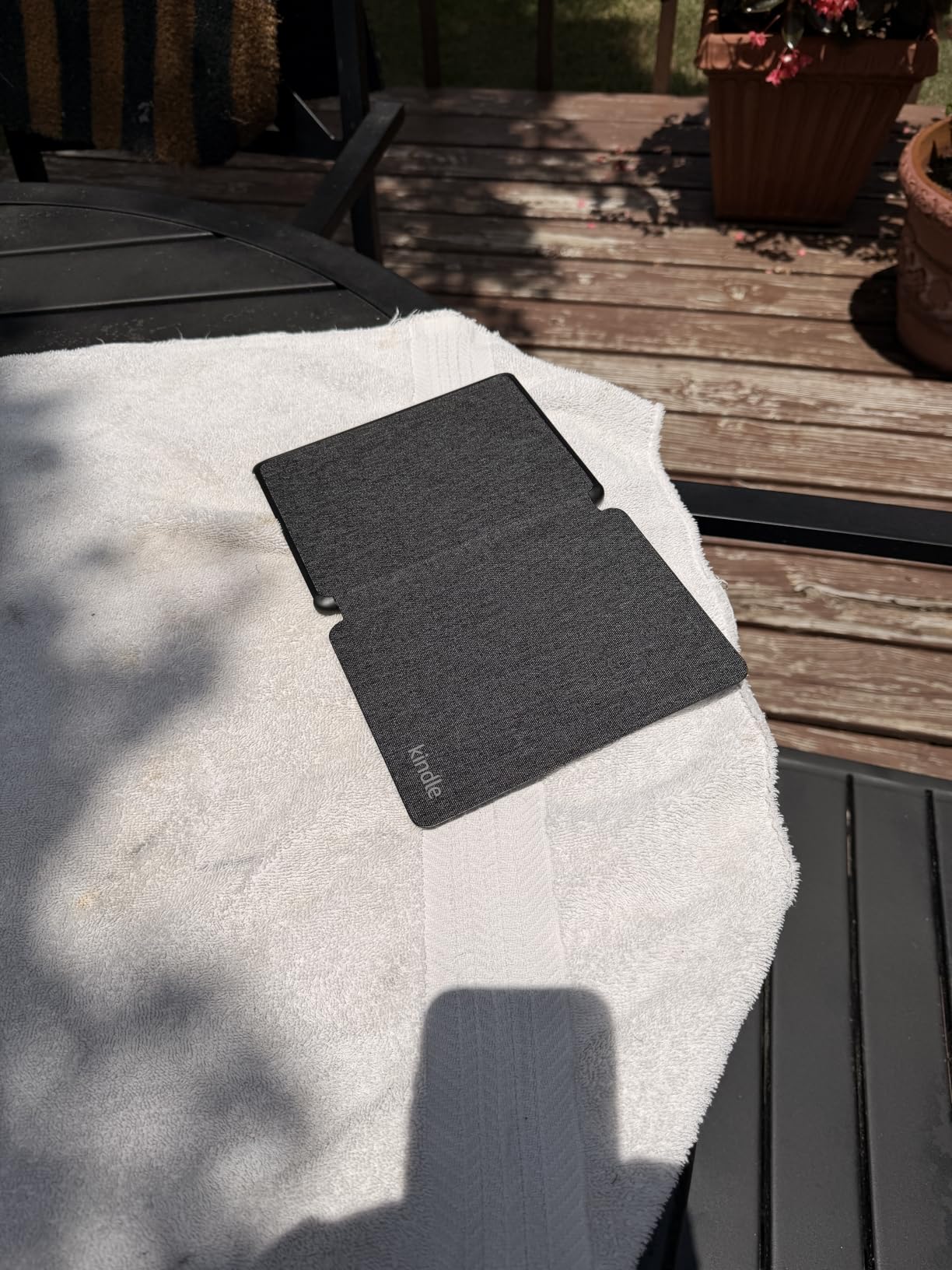 Amazon Kindle Paperwhite Bundle: Includes, Amazon Kindle Paperwhite Signature Edition 32GB | Black, Fabric Cover| Black & Wireless Charging Dock customer photo 1