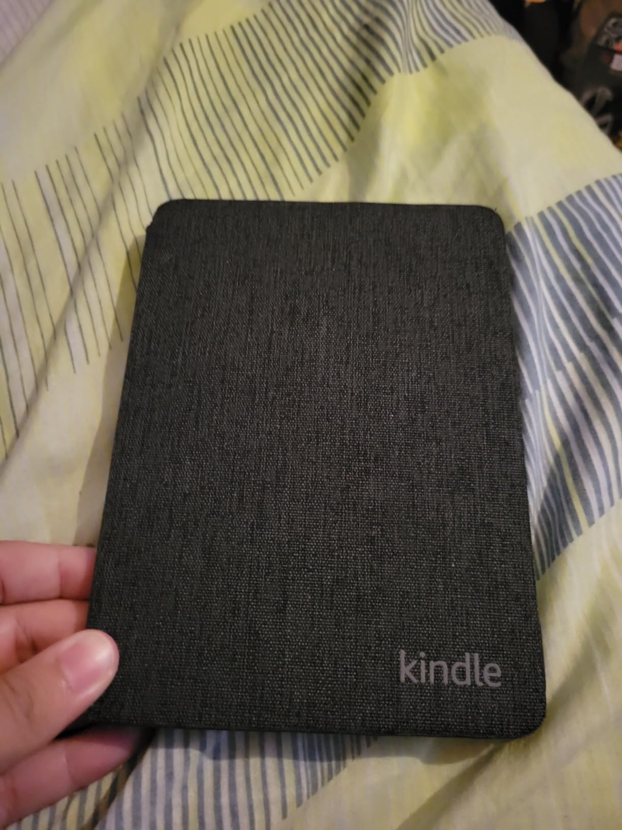 Amazon Kindle Paperwhite Bundle: Includes, Amazon Kindle Paperwhite Signature Edition 32GB | Black, Fabric Cover| Black & Wireless Charging Dock customer photo 2