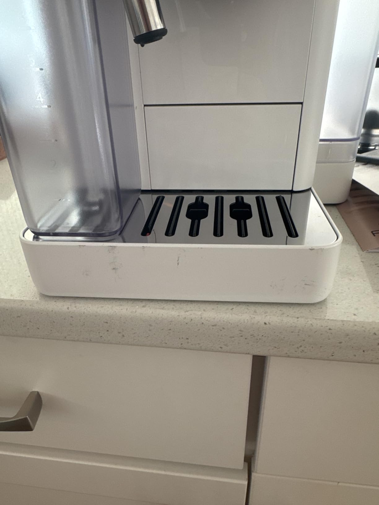 De'Longhi Rivelia Automatic Espresso Machine, Milk Frother, White customer photo 1