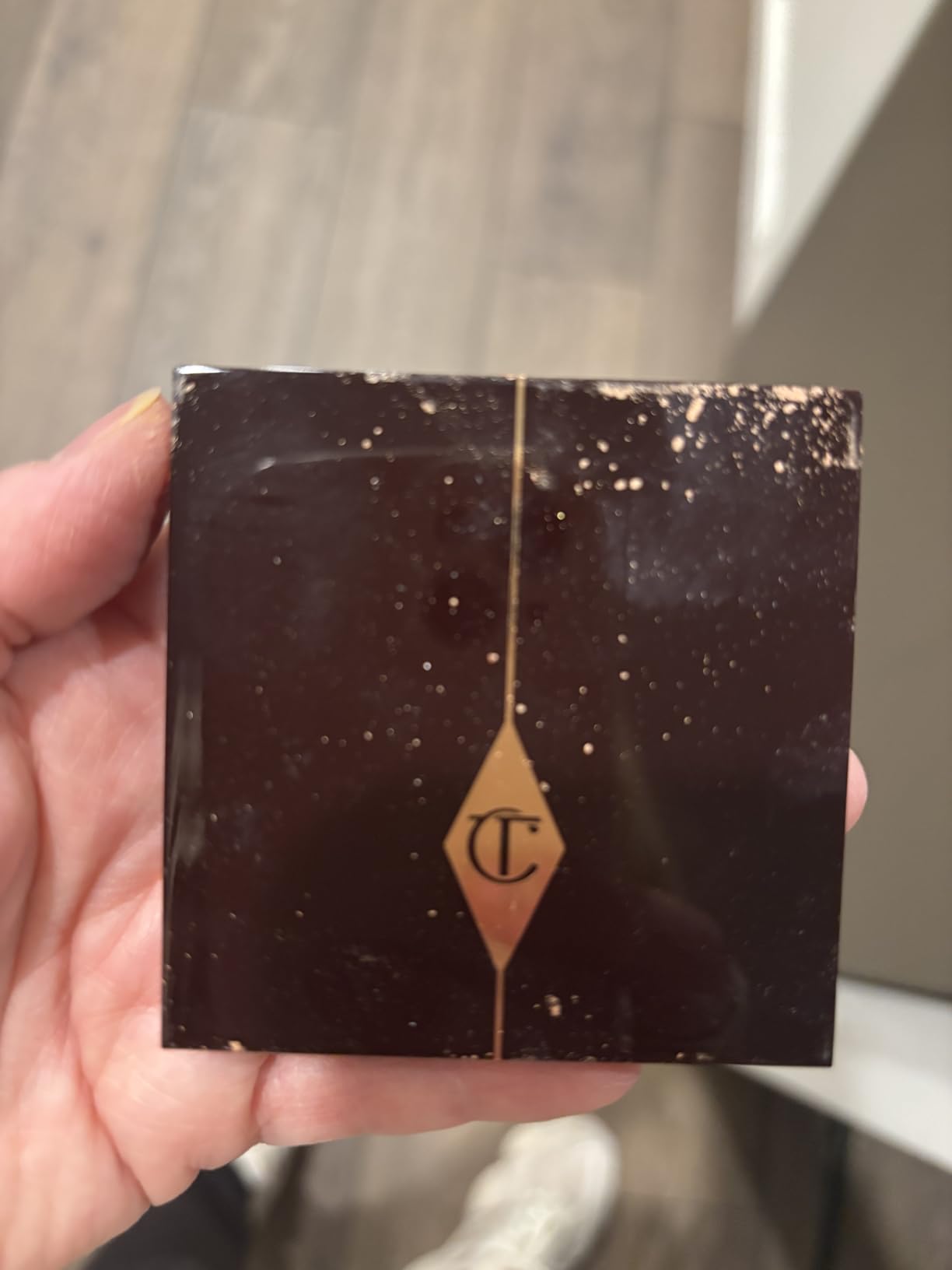 Charlotte Tilbury Luxury Palette Eyeshadow - Shimmer, Metallic & Satin Matte Eyeshadow Quad with a Rich Powder Formula - Includes 4 Complementary Shades customer photo 1