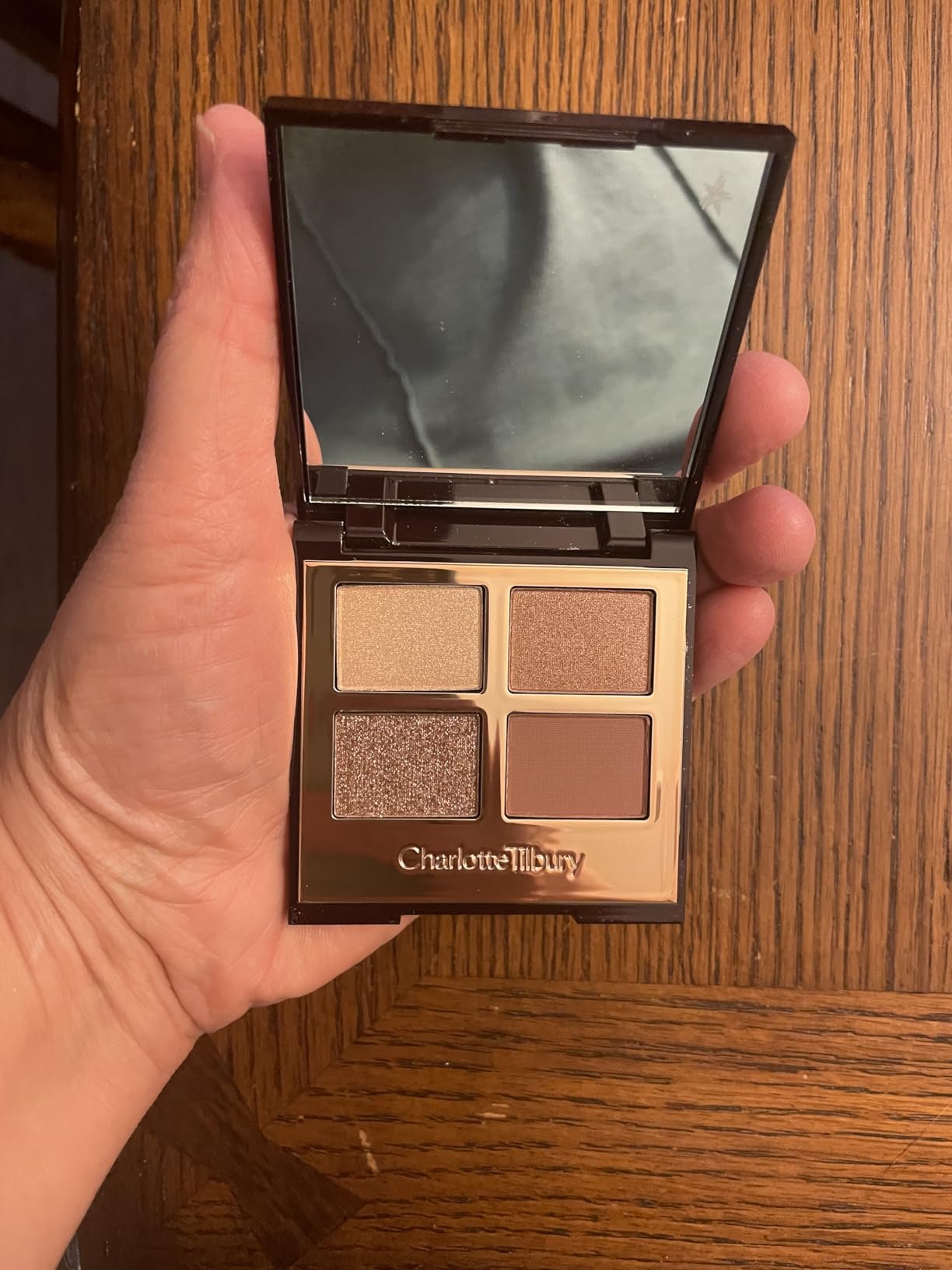 Charlotte Tilbury Luxury Palette Eyeshadow - Shimmer, Metallic & Satin Matte Eyeshadow Quad with a Rich Powder Formula - Includes 4 Complementary Shades customer photo 2