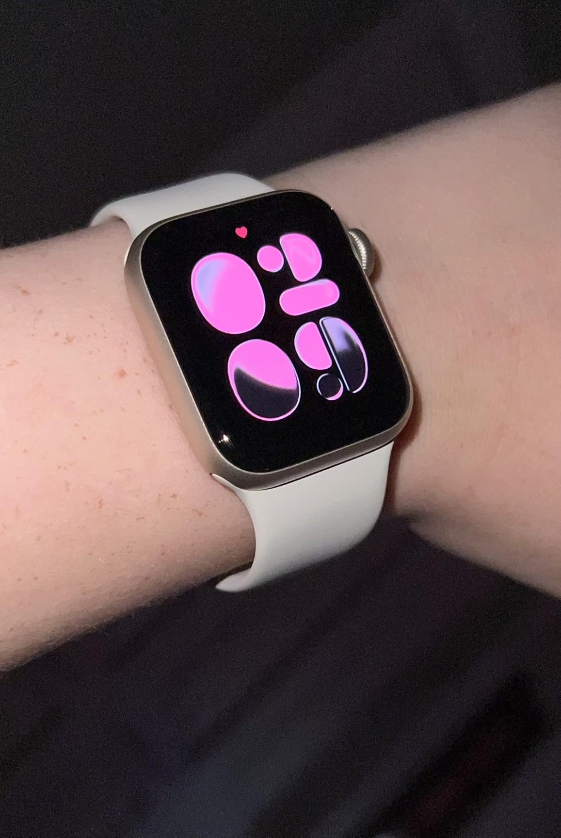Apple Watch SE 3 [GPS 44mm] Smartwatch with Starlight Aluminum Case with Starlight Sport Band - M/L. Fitness and Sleep Trackers, Heart Rate Monitor, Always-On Display, Water Resistant customer photo 2