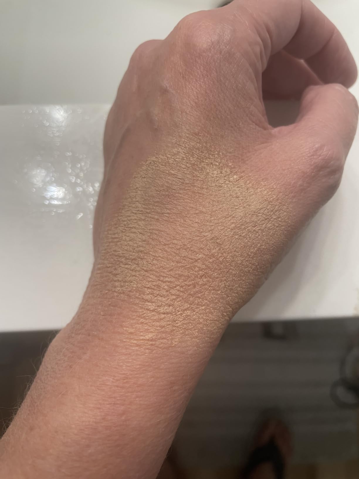 Estée Lauder Double Wear Stay-in-Place Foundation Makeup | 36-Hour Long-Wear Oil-Free Liquid Matte Foundation | Hydrating, Breathable, Buildable | New Formula customer photo 2